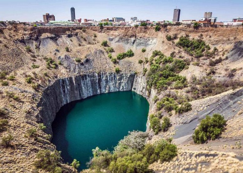 Mỏ Big Hole lịch sử tại Kimberley nhìn từ trên cao