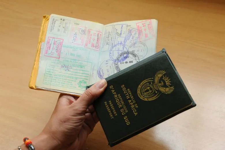 Hộ chiếu và visa Nam Phi được chuẩn bị sẵn sàng